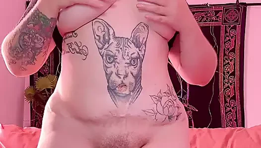 Kıyafetlerimi yavaşça çıkararak azdırıyor