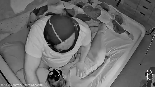 Süper ateşli arzu gece yarısı: üvey annenin yarak takıntısı