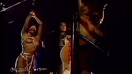 lezbiyenler bağlı tarafından bir şerit kutup