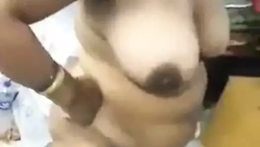 Desi randi aunty var becerdin