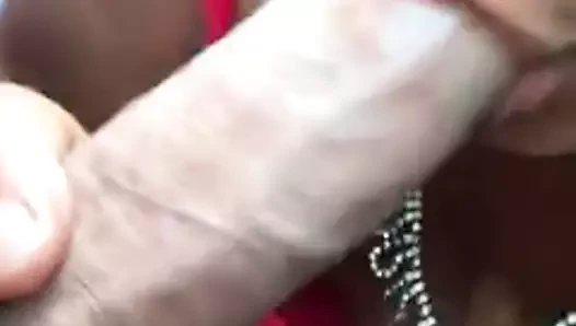 Magyar csaj ferje faszat kiszivja