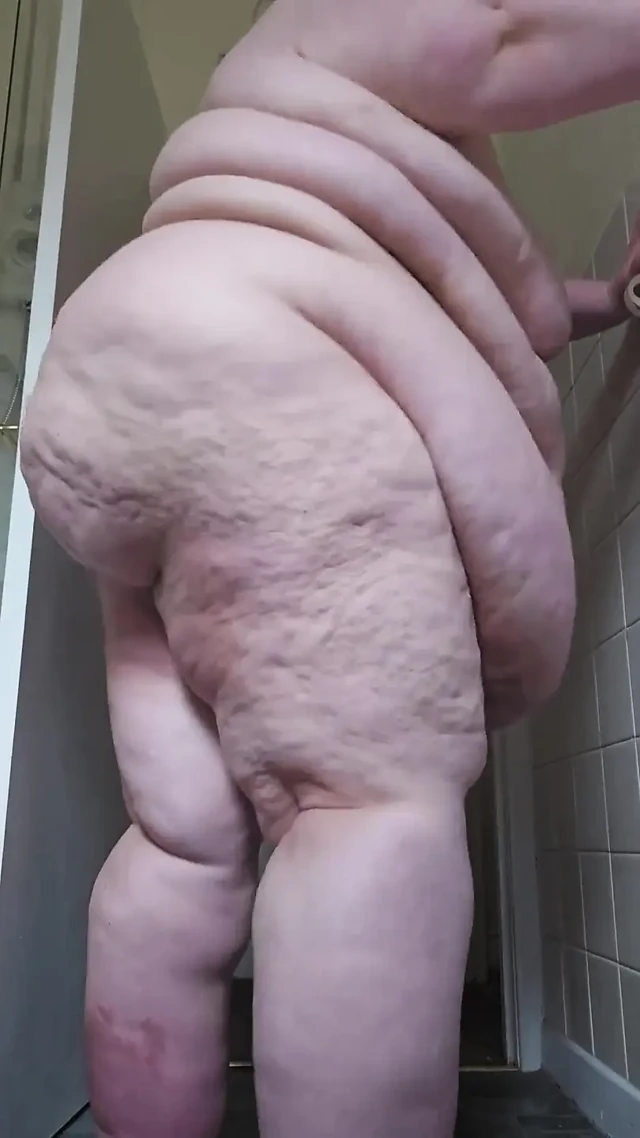 Ssbbw dev sana doğru yürüyor