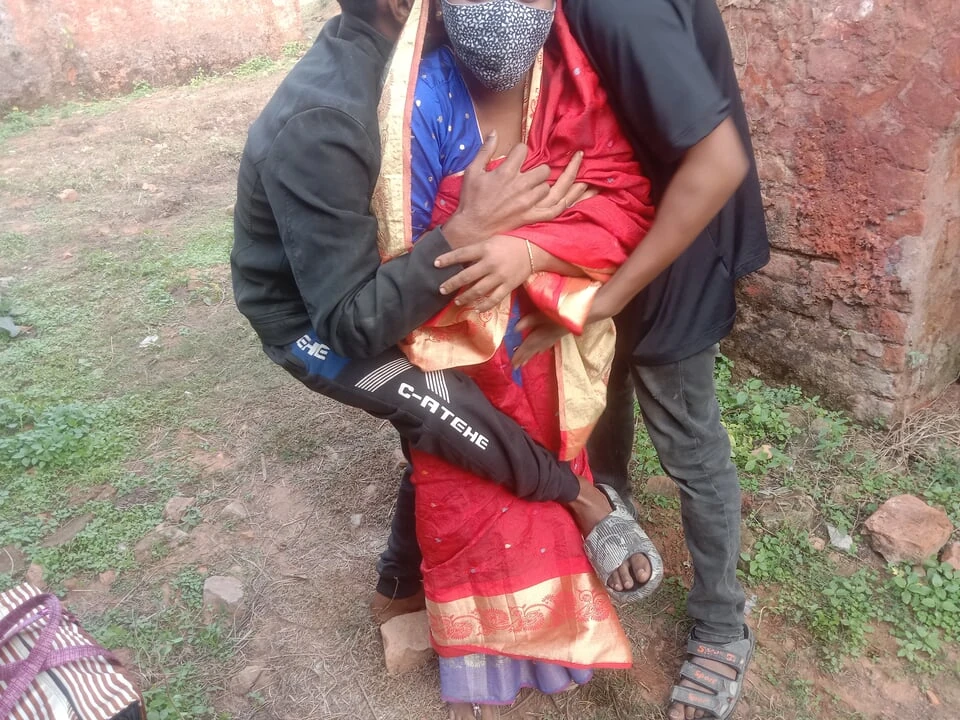 Watch Outdoor First Time Theresome On The Best In Rupali Bengali Wife (Uncut) - Singapore Special