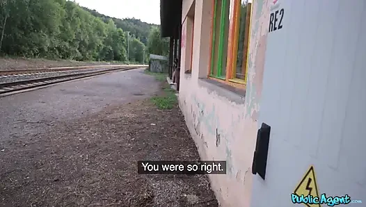 Kamu görevlisi - Mia Trejsi ağzına boşalıyor