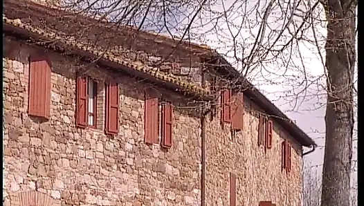 Laura Angel Için Mutfak Masasında Çift Penetrasyon