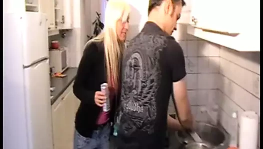 Prenses Barbie'nin temizlikçi kölesi