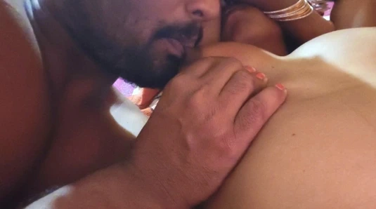 Göğüsleri emiyor ve sikişiyor - üvey erkek kardeşim göğüslerimi emdi ve üvey erkek kardeşim götümü sikiyor - üvey kız kardeş ve üvey erkek kardeş