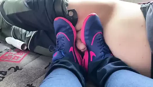 Footjob içinde nike thea spor ayakkabı