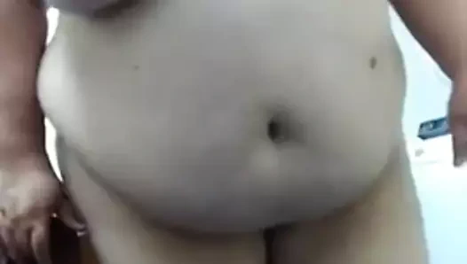 İri güzel kadın striptiz