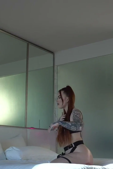 Bts - delinmiş ve dolu: thelatbarbie