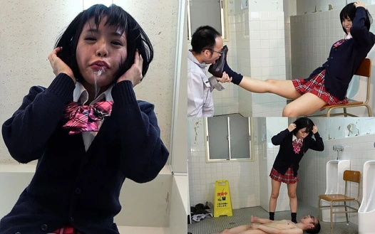 Cfnm, kirli ayakkabılar yalama, tükürme, fap izleme, sadist üniversiteli kızın günlük rutini dersten sonra hademeyi azdırıyor