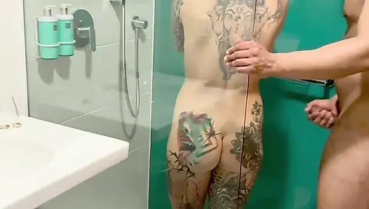 Altın duş alma ve verme artı sikiş