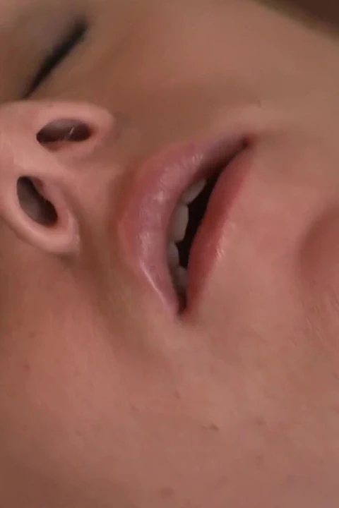 Kız Vizyonu - Şımarık Genç Alman Flörtler Yaramaz Genç Sahnelerde Korunmasız Sikiliyor