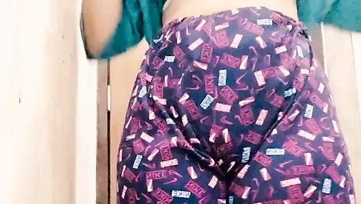 Peeche s aakr salwar m hath daal diya tam hintçe net ses