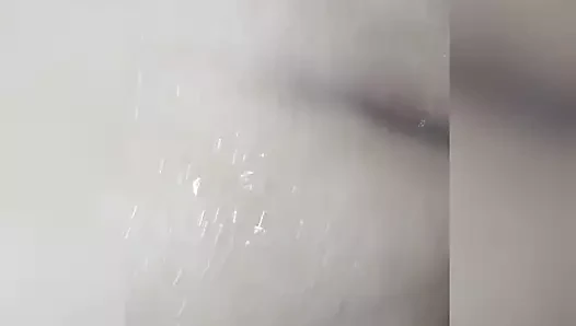 Casada puta gemendo banheiro