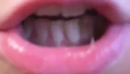 Denice k kendisi ile oynuyor