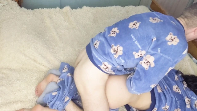 Bistrov Sert Seks Içeride Boşaldı