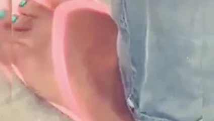 onun güzel ayakları