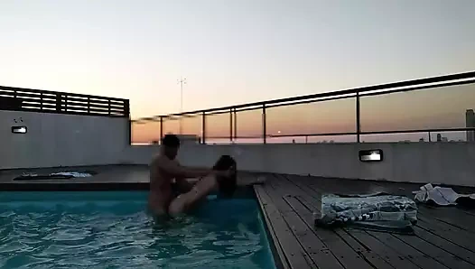 Gün batımında havuzda çok boşalıyor - muhasebeci maceraları