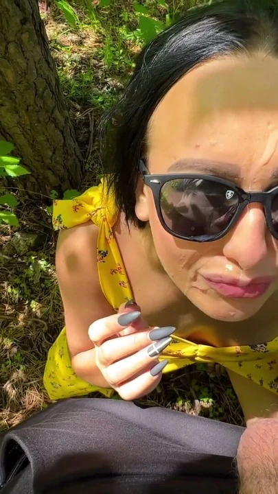 Yüze boşalma - ormana gidelim, yarağını emmek istiyorum. | Klip 2