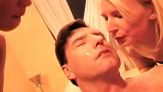 Yukarıdan aşağıya tükürükle kaplı!