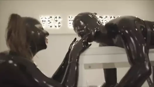 Ağır lateks catsuit fullcover bodysuit strap-on 1