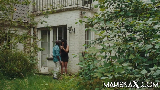 Mariskax mariska kocası tarafından bir bbc'ye teklif edildi