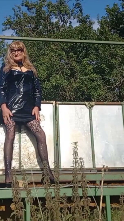 Travesti çiftlikte PVC ile oynuyor | Klip 2