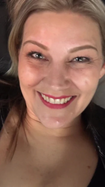 Захватывающий момент из "Самый большой член, который я когда-либо имел в моей пизде!!"