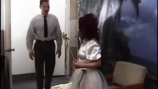 Kızıl saçlı cüce bebek yakışıklı adama sakso çekiyor