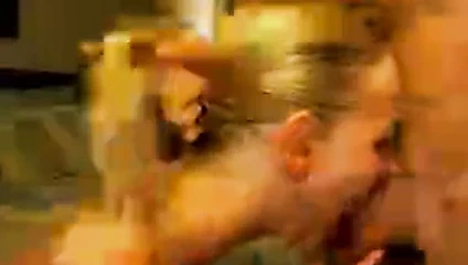 Yüze boşalma sarışın