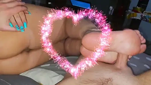 Üvey annemi poposunda morluklarla teselli ediyorum