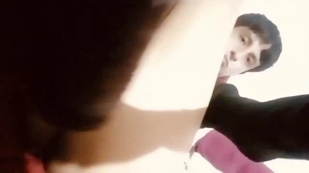 Femboy kalçası içine sokmak için utanç arıyor