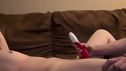 Vibratör kanepede seks