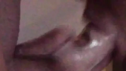 Orta yaşlı seksi kadın ağzıma büyük boşalma ile yakın çekim