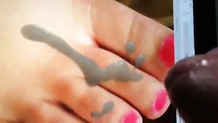 Cum üzerinde soleslove karısının ayakları