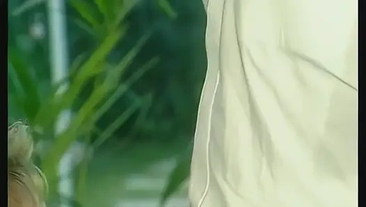 Moana Pozzi Kirli Orospu Büyük Bir Sikte Biniyor