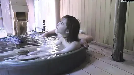 Stresini eritmek için bir sıcak kaplıca gezisi!