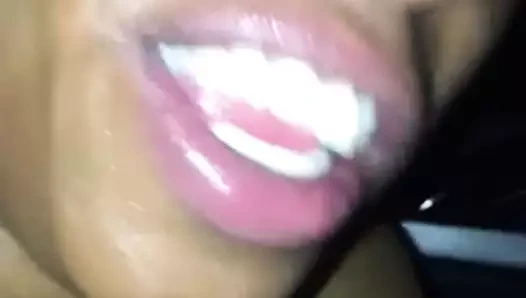 Gırtlağını göster!