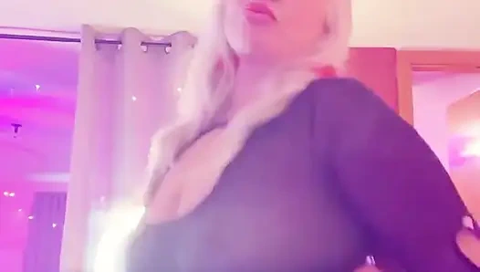 Hadi giyinelim ve daha fazla külotlu çorap lütfen