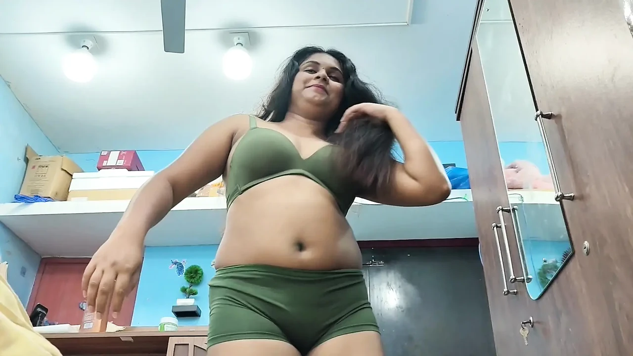 Trending Malayali Hot Couple Romantic Sex Vlog In Bedroom Feat Vaishnavysharunraj Sex Instruction Perfect Body Dirty Talk Housewife Indian Hd Porn (Full Video) - California Special