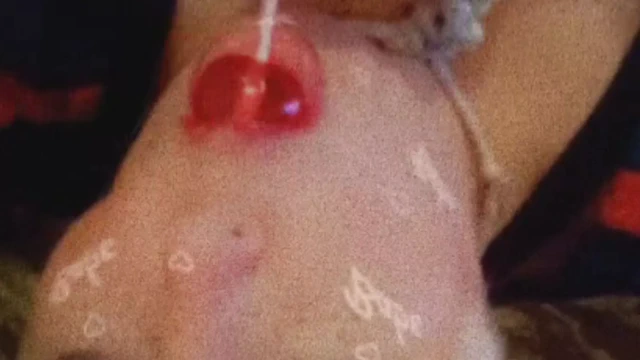 Asherah'ın lolipopla alay etmesi 1