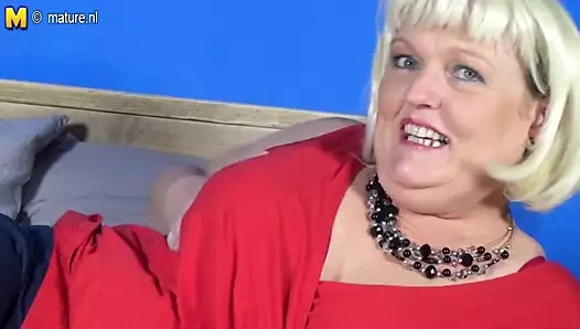 Hollandalı olgun bbw seviyor binicilik ona rubber oyuncak