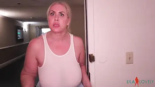 Gürültü şikayeti üçlü sekse dönüşüyor: tombul orta yaşlı seksi kadın kalın Asyalı komşusu Tokyo ve erkeğine katılıyor!