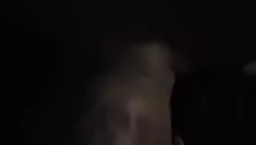 Zenci kız beyaz yarağı emiyor