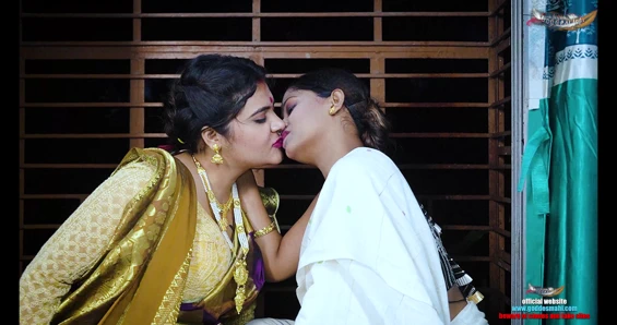 Damat gelinini ve karısını evde yalnız ve tam filmde birlikte buldu