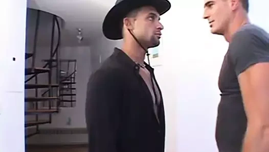 gay damızlık dean tapan onun mans seksi ayaklar ve dalga geçiyor onun çubuk