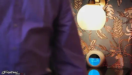 Ateşli evli kadın erkeğini memnun etmek için büyük zenci alıyor