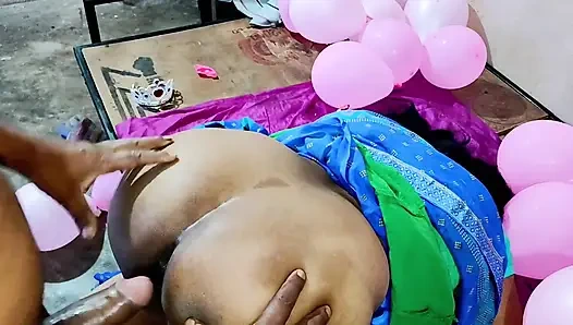 Kızılderili ev hanımı doğum gününde