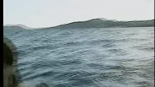 Im Urlaub auf dem Boot die geile Sau gefickt